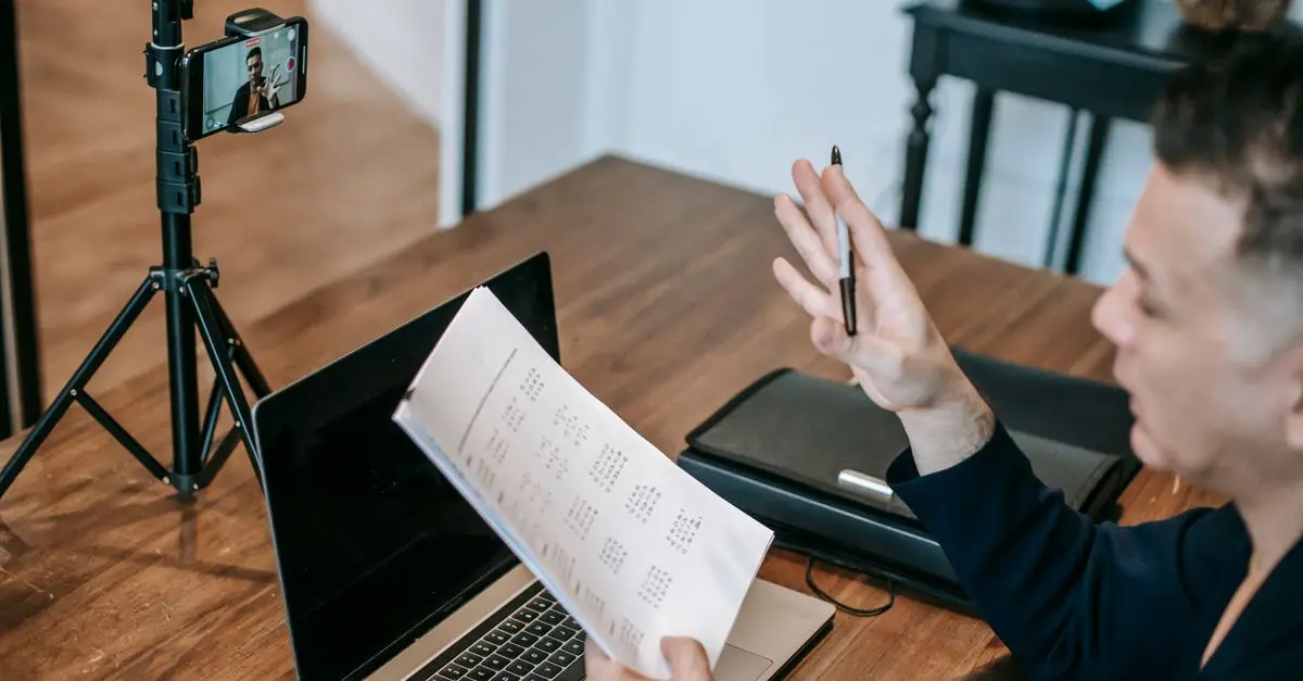 Comment organiser un webinar interactif : guide complet
