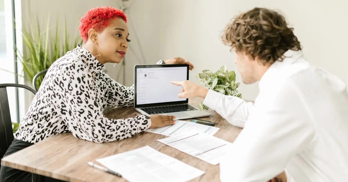 Comment trouver le bon partenaire pour co-animer votre webinar