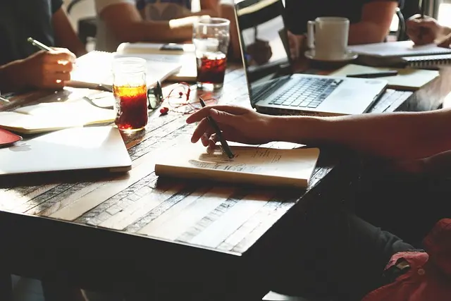 Les étapes essentielles pour préparer un webinar engageant