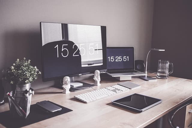 Comment choisir le bon logiciel pour organiser un webinar