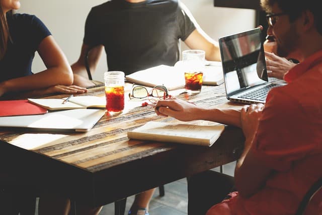 Comment choisir la bonne plateforme pour votre webinar